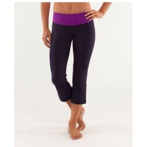 LULULEMON Gather & Crow Crop Black Swan/Violet Herringbone Reversible Size 6